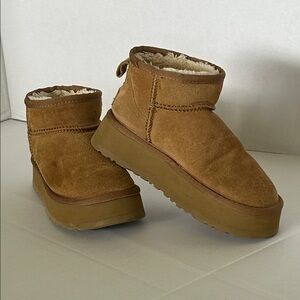 UGG CLASSIC WOMENS PLATFORM BROWN MINI  BOOTS GENUINE LEATHER AND SHEEPSKIN SZ 5